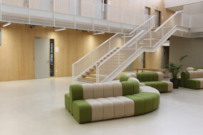 Photo du hall, bâtiment C | Crédit : Myriam Lakraa Photo du hall, bâtiment C | Crédit : Myriam Lakraa